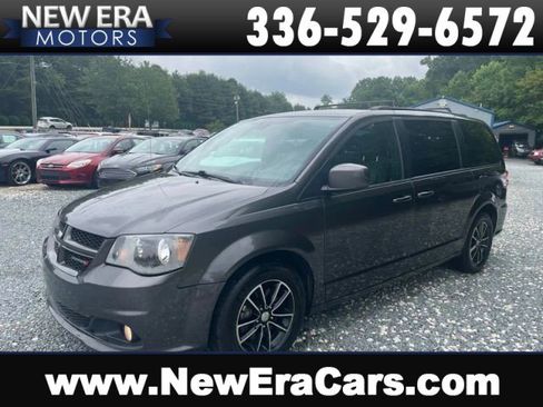 Used 2018 Dodge Grand Caravan GT image 1