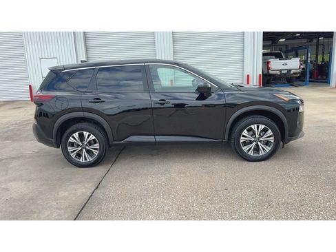 Used 2023 Nissan Rogue SV image 9