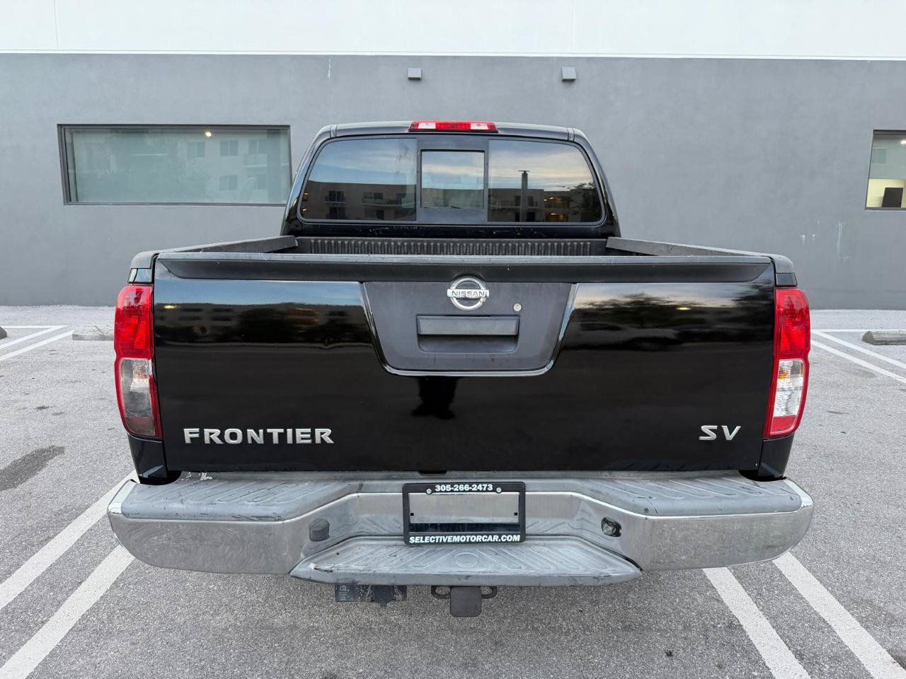 Used 2015 Nissan Frontier SV RWD image 11