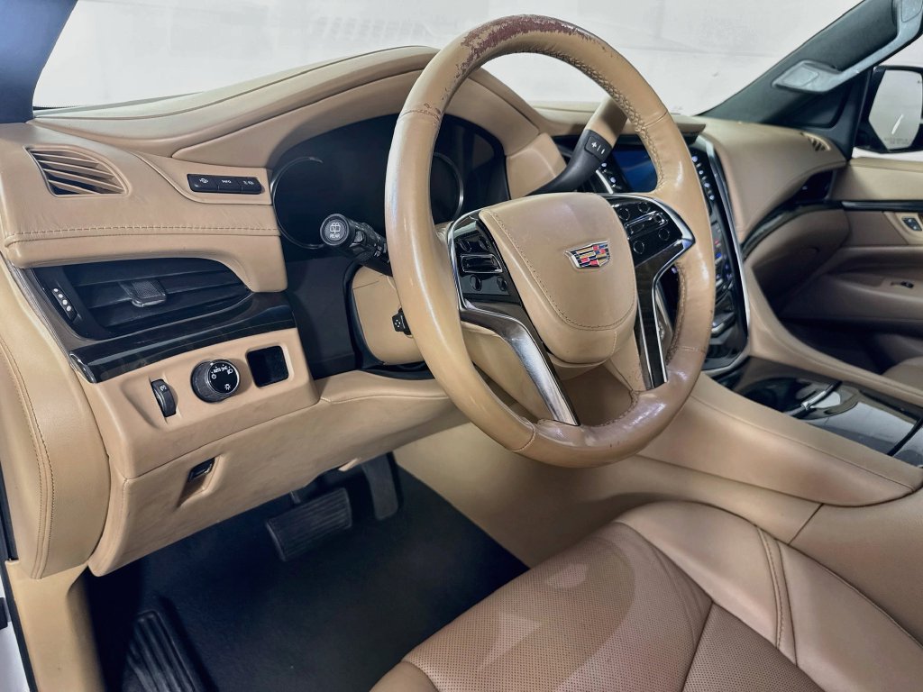 Used 2019 Cadillac Escalade ESV Platinum RWD image 10