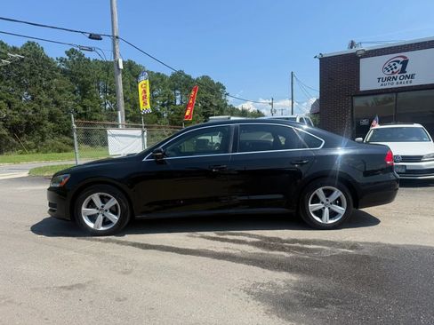 Used 2013 Volkswagen Passat 2.5 SE FWD image 2