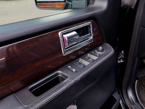 Used 2016 Lincoln Navigator L Reserve image 34