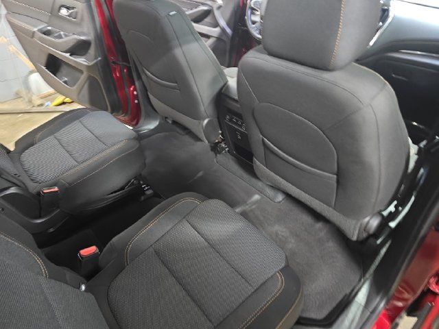 Used 2021 Chevrolet Traverse LT AWD/4WD image 11