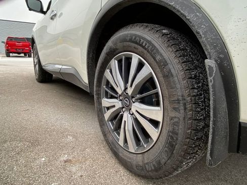 Used 2023 Nissan Murano SV image 5
