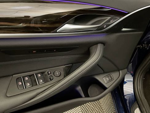 Used 2019 BMW 530i xDrive w/ Convenience Package AWD/4WD image 13