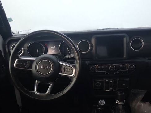 Used 2022 Jeep Wrangler Unlimited Sahara w/ Cold Weather Group image 11