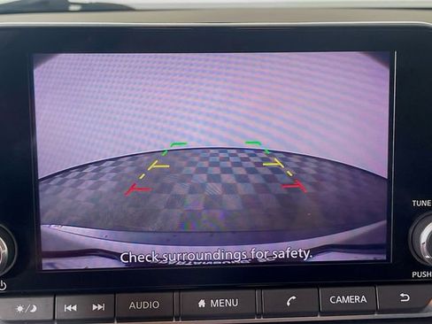 Used 2022 Nissan Rogue SV image 14