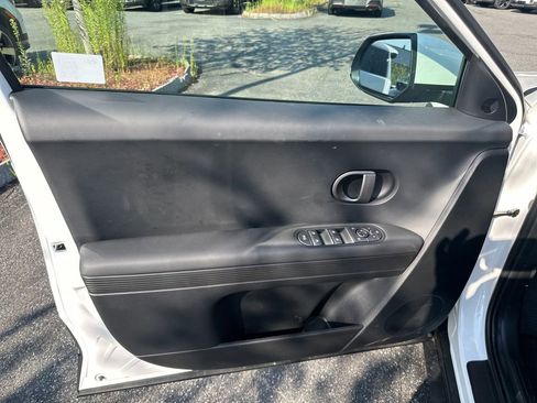 Used 2025 Hyundai Ioniq 5 SEL image 10