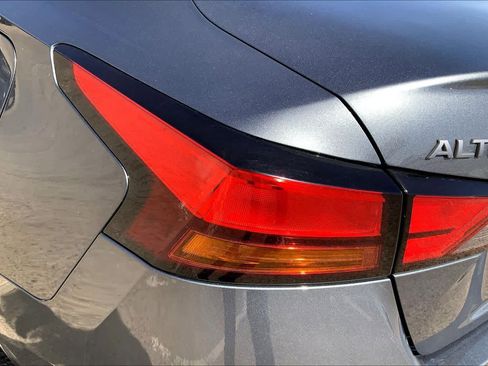Used 2024 Nissan Altima 2.5 SR image 32