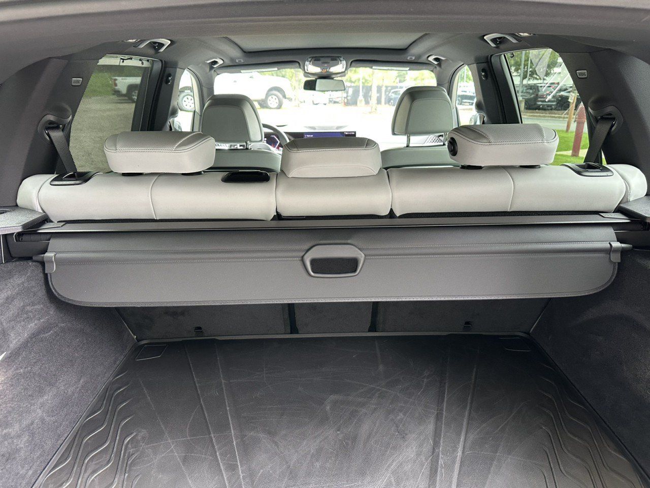 Used 2026 BMW X5 xDrive50e w/ M Sport Package AWD/4WD image 32