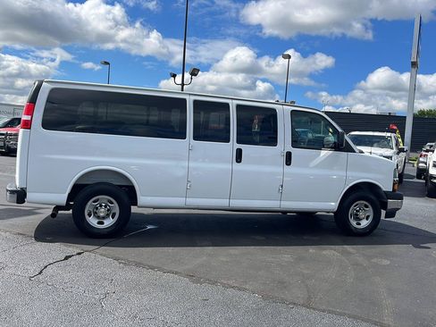 Used 2025 Chevrolet Express 3500 LT w/ LT Preferred Equipment Group RWD image 6