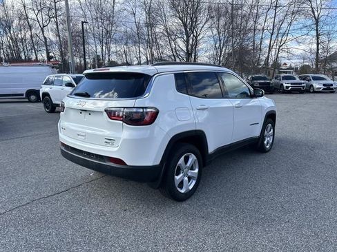 Used 2021 Jeep Compass Latitude AWD/4WD image 3