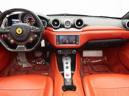Used 2016 Ferrari California T image 87