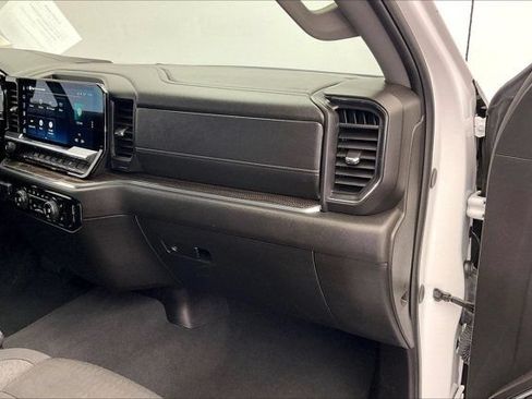 Used 2025 Chevrolet Silverado 1500 LT AWD/4WD image 15