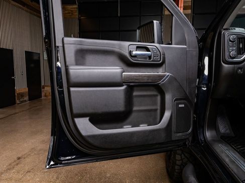 Used 2021 Chevrolet Silverado 2500 LTZ w/ LTZ Plus Package image 35