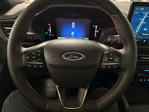 Used 2025 Ford Escape ST-Line w/ Tech Pack #1 AWD/4WD image 9