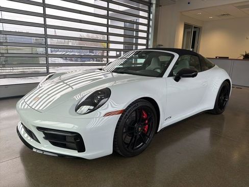 Used 2023 Porsche 911 Targa 4 GTS image 3