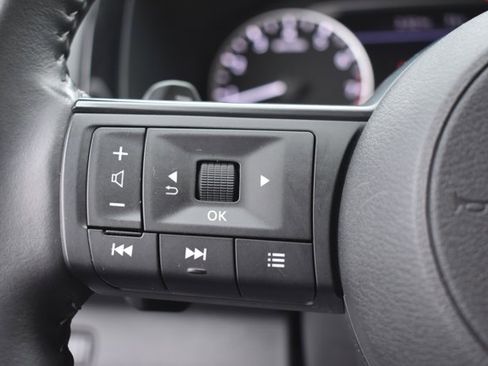 Used 2025 Nissan Pathfinder SV FWD image 20