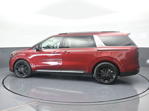 Used 2024 Kia Carnival SX Prestige image 3