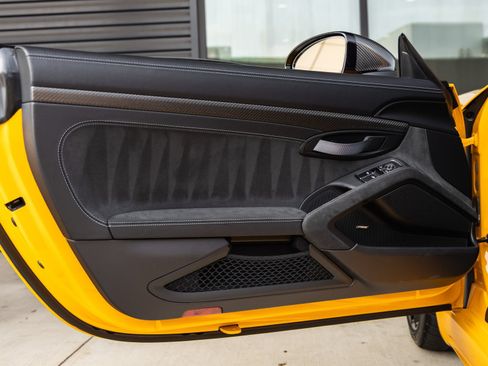 Certified 2025 Porsche 718 Cayman GT4 RS RWD image 38