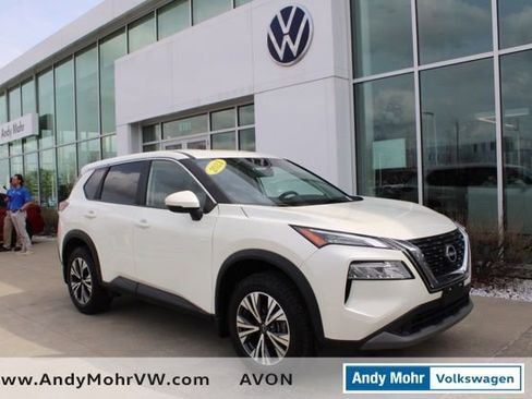 Used 2023 Nissan Rogue SV image 1