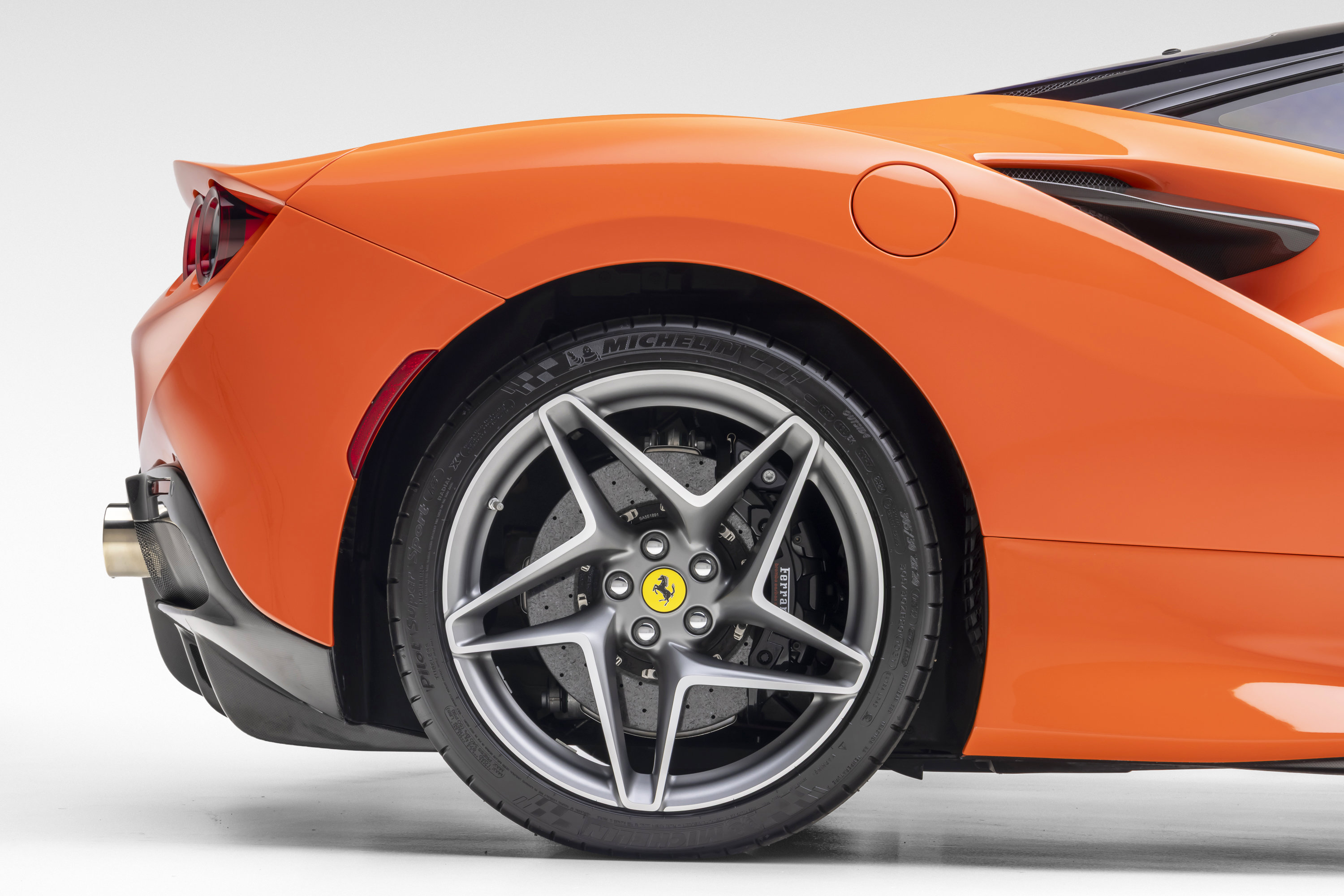 Certified 2021 Ferrari F8 Tributo RWD image 39