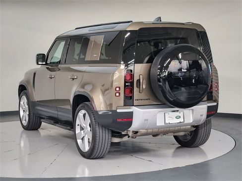 Used 2024 Land Rover Defender 110 S image 6
