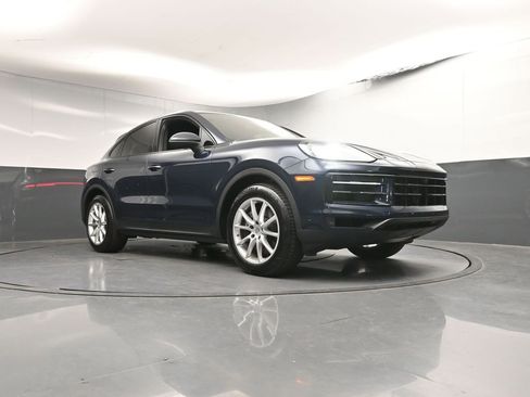 Certified 2024 Porsche Cayenne Coupe AWD/4WD image 31