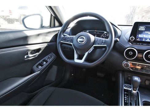 Used 2025 Nissan Sentra SV FWD image 8