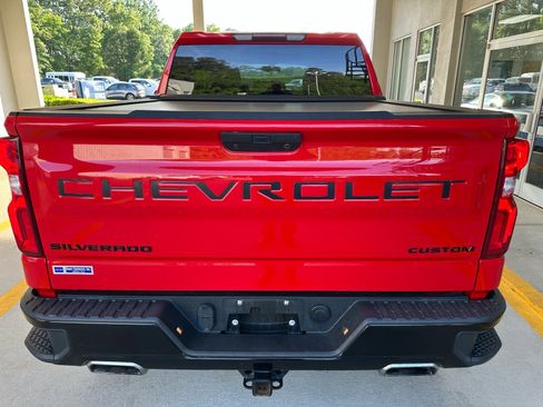 Used 2021 Chevrolet Silverado 1500 Custom Trail Boss w/ LPO, Dark Essentials Package image 13