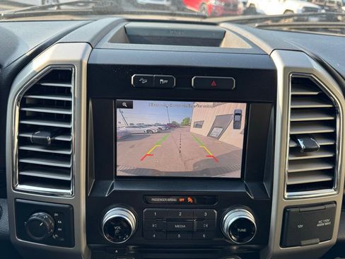 Used 2015 Ford F150 Lariat w/ Equipment Group 502A Luxury AWD/4WD image 21