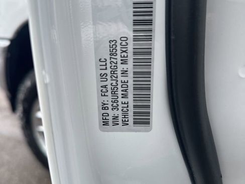 Used 2024 RAM 2500 Tradesman w/ Chrome Appearance Group image 32