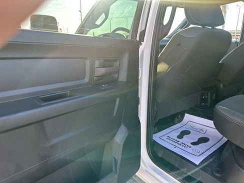 Used 2024 RAM 2500 Tradesman w/ Chrome Appearance Group image 28