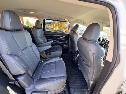 Used 2024 Subaru Ascent Limited AWD/4WD image 29