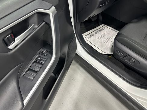 Used 2025 Toyota RAV4 XLE FWD image 9