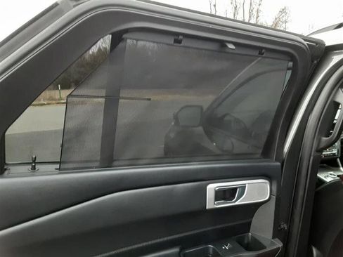 Used 2020 Ford Explorer Platinum w/ Premium Technology Package image 30