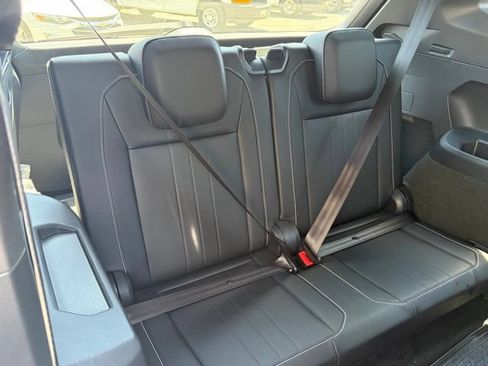 Used 2022 Volkswagen Tiguan SE R-Line FWD image 31