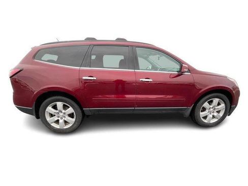 Used 2016 Chevrolet Traverse LT w/ Style and Technology Package image 7