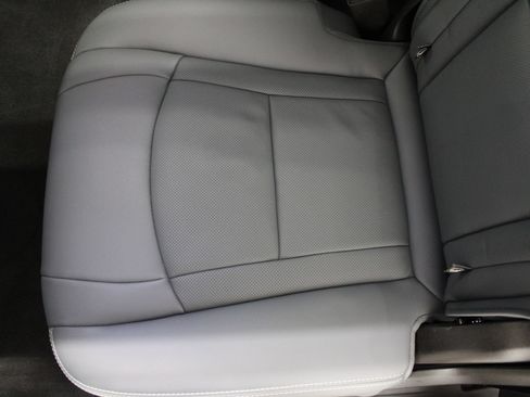 Used 2023 Buick Enclave Essence w/ Experience Buick Package AWD/4WD image 17