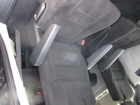 Used 2015 Dodge Grand Caravan SXT image 14