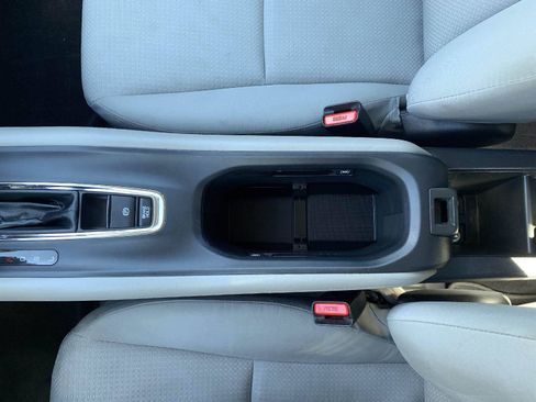 Used 2021 Honda HR-V LX image 25