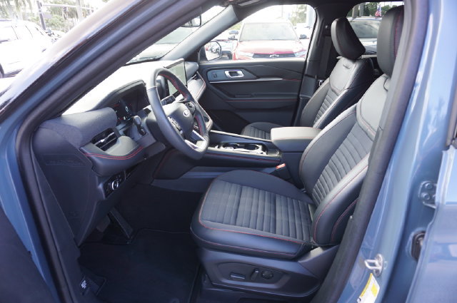 Used 2025 Ford Explorer ST-Line w/ Premium Package RWD image 24