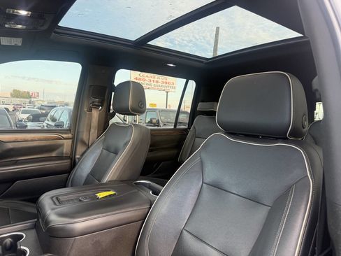 Used 2021 Chevrolet Suburban Premier w/ Premium Package image 25