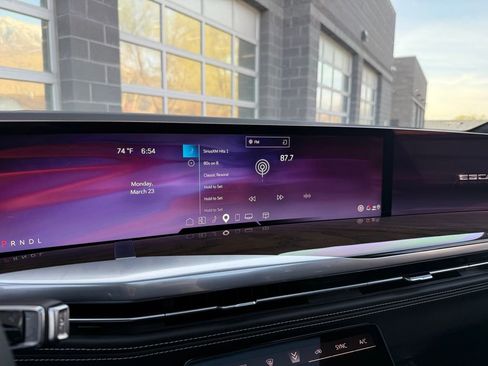 Used 2026 Cadillac Escalade Platinum Sport w/ LPO, ONYX Package image 46