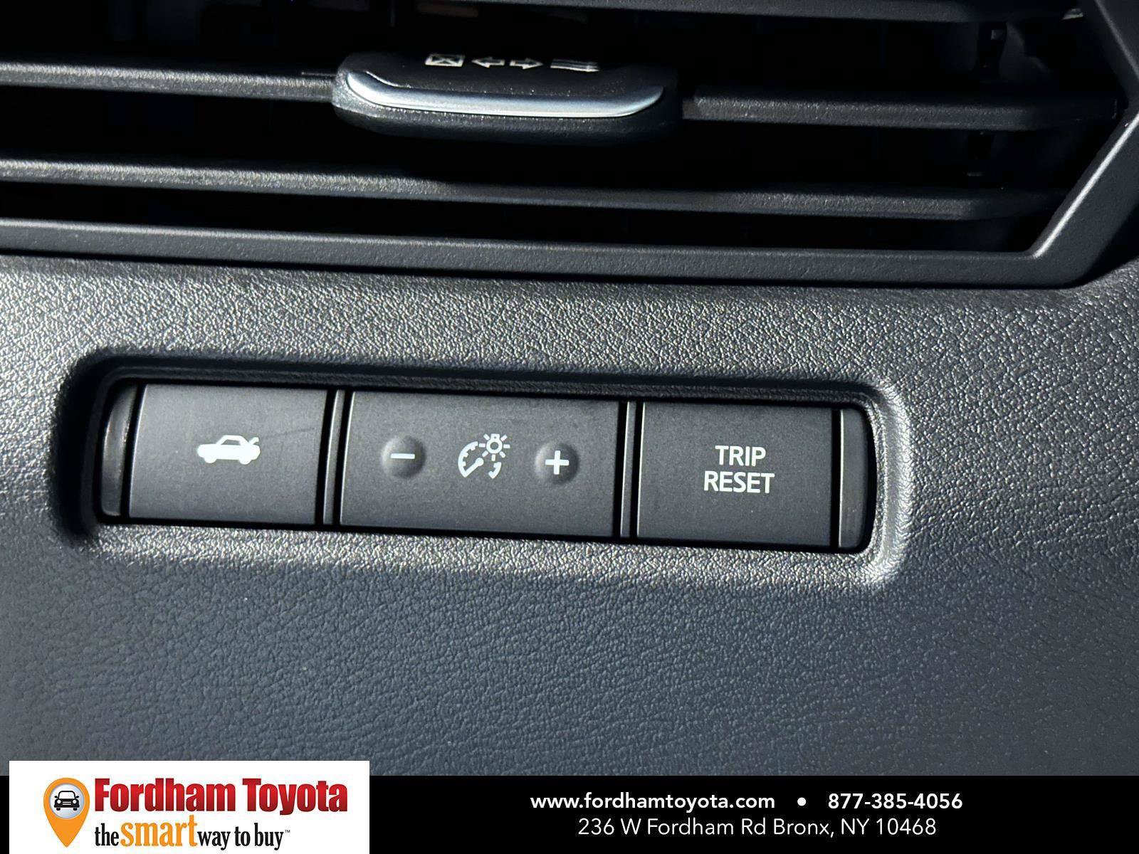 Used 2025 Nissan Altima 2.5 SV FWD image 21