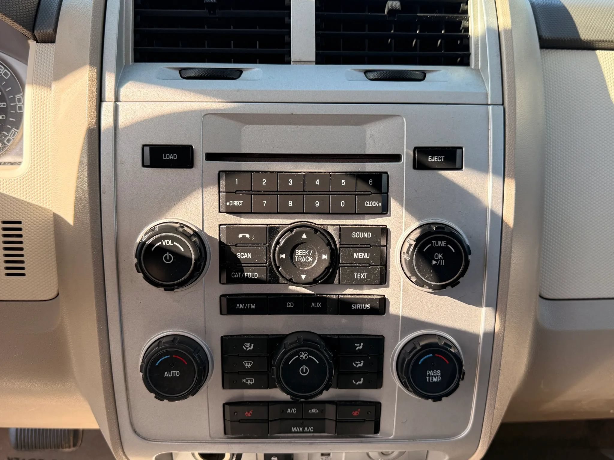 Used 2010 Mercury Mariner Premier FWD image 26