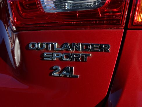 Used 2015 Mitsubishi Outlander Sport ES image 11