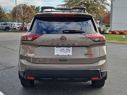 Certified 2025 Nissan Rogue SV image 6