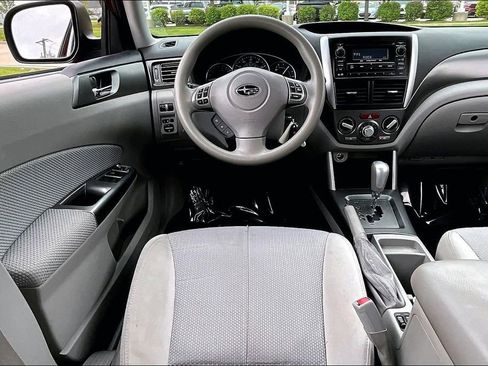 Used 2011 Subaru Forester 2.5X Premium w/ All-Weather Pkg AWD/4WD image 17