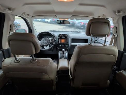 Used 2017 Jeep Compass Latitude FWD image 27